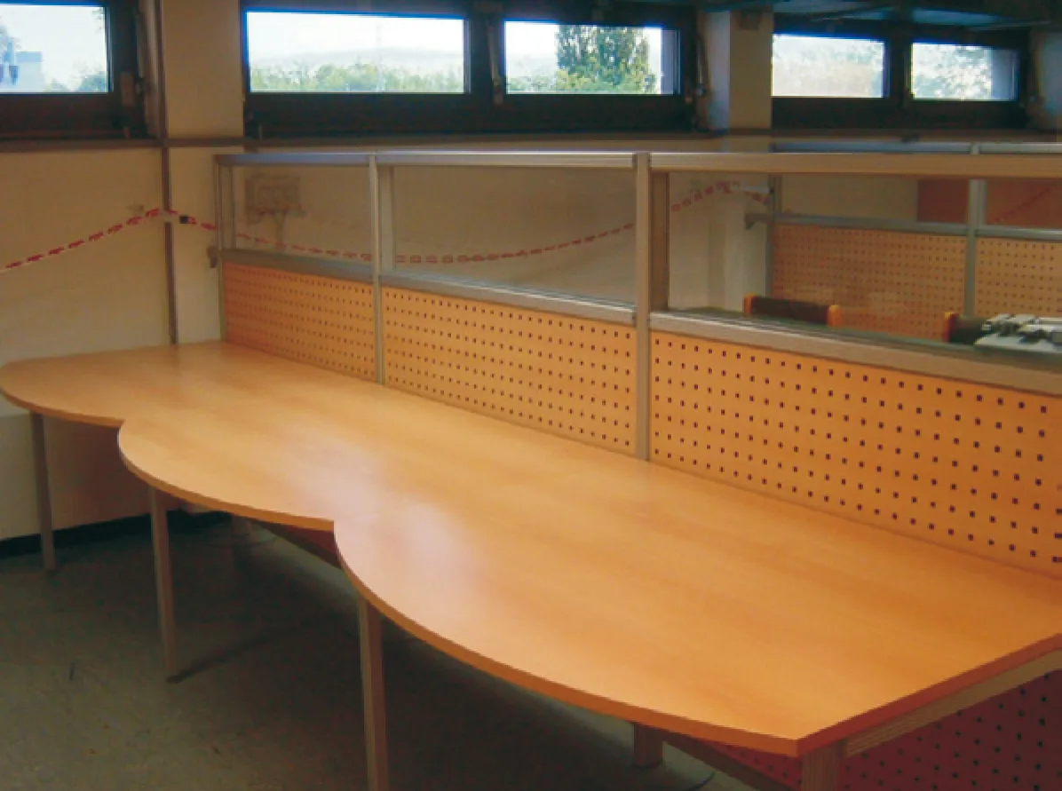 Trennwandsystem mit Schallschutz und Lesetischen — Freie Universität Berlin, Berlin