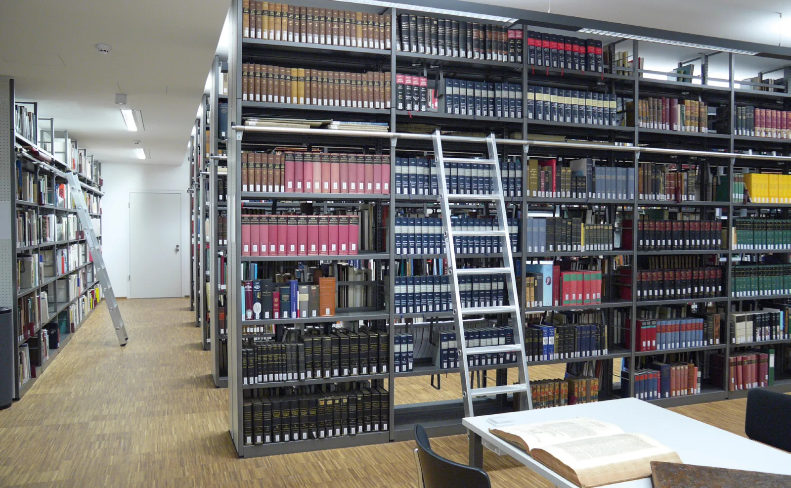 Blick in die Museums-Bibliothek (siehe auch Seite U 06) — Herzog Anton Ulrich-Museum Braunschweig, Braunschweig