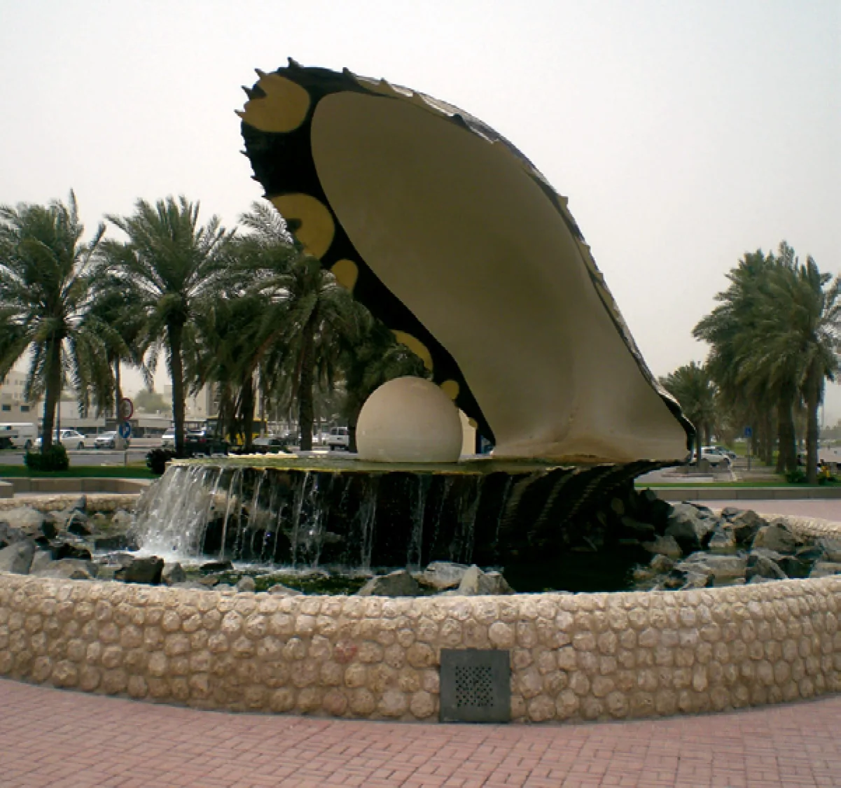 The Pearl – die Muschel mit Perle, ein Wahrzeichen von Qatar — Messestand ProjectQatar, Doha (Katar)
