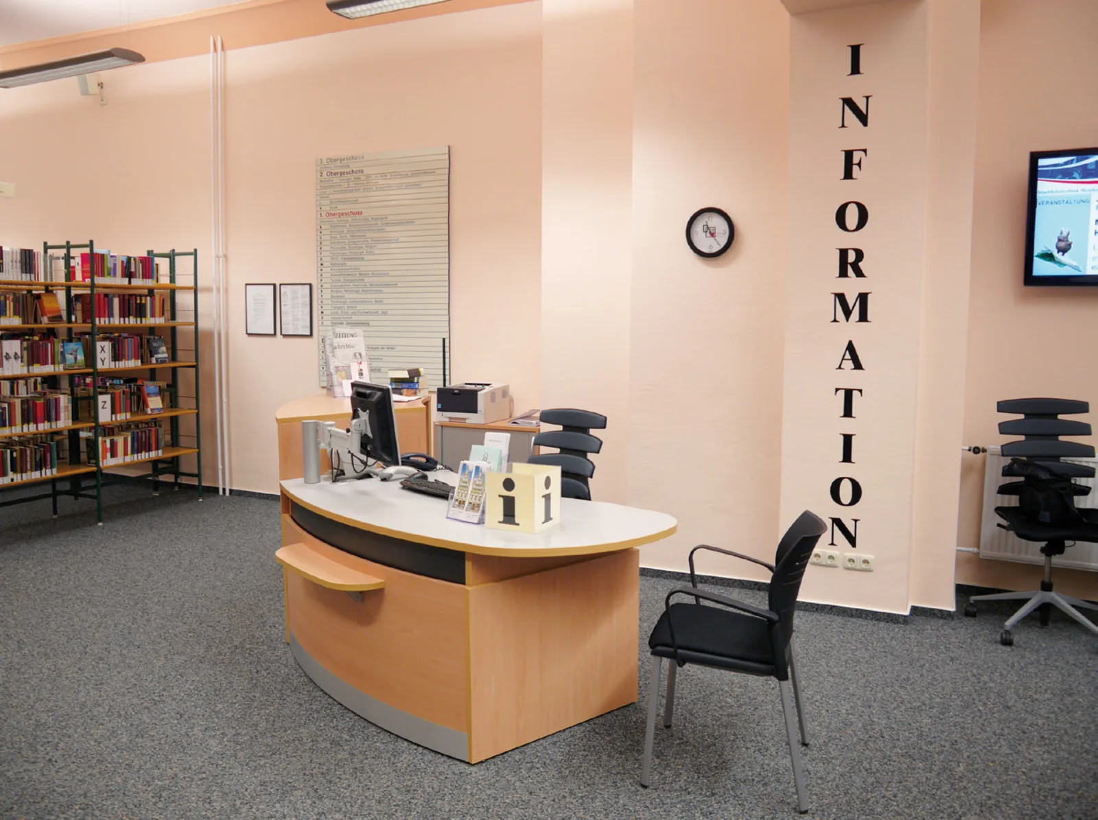 Informations- und Auskunftsplatz — Stadtbibliothek Rostock, Rostock