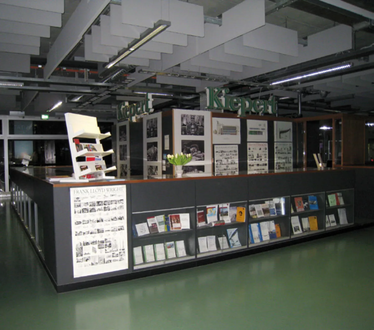 Thekenanlage mit Buchpräsentation — TU Berlin und UdK — Volkswagen-Universitätsbibliothek, Berlin