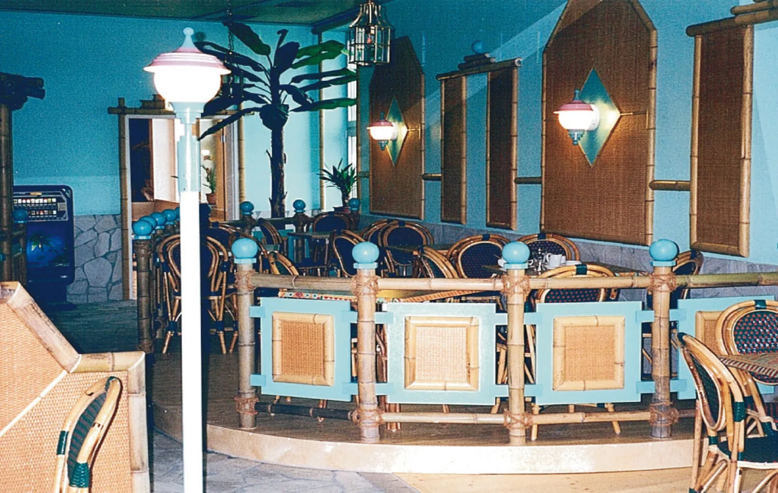 Möblierung aus Bambusrohren — Wellness-Paradies Waikiki Neubrandenburg, Neubrandenburg