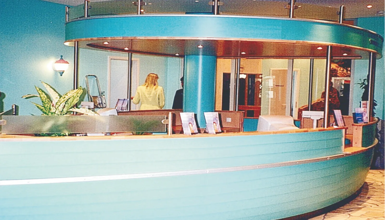 Rezeption in Bootform — Wellness-Paradies Waikiki Neubrandenburg, Neubrandenburg