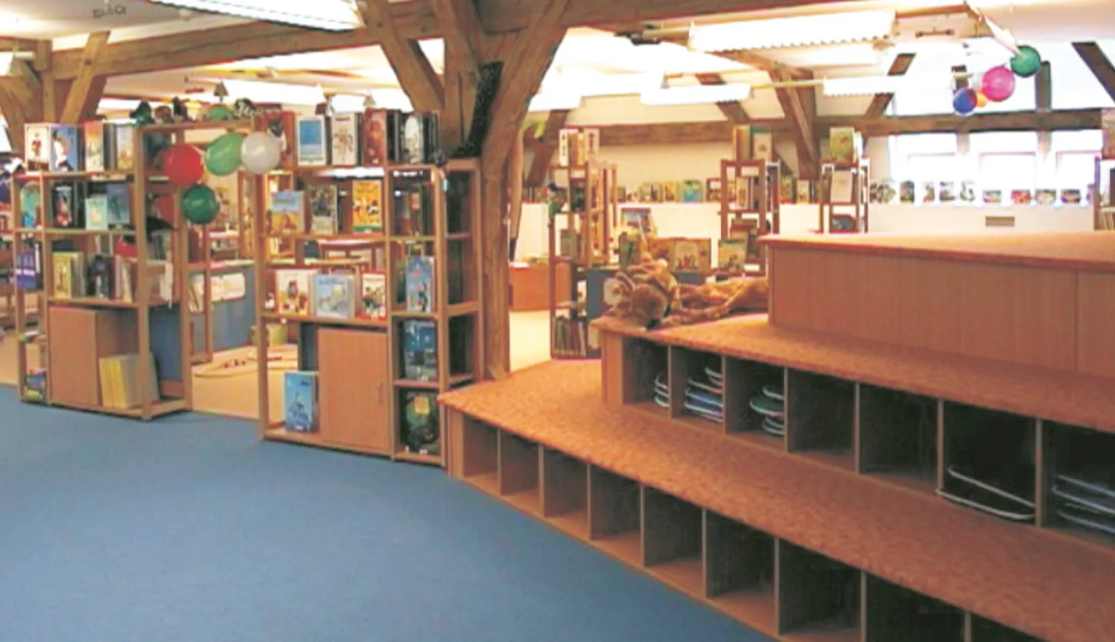 Kinderbibliothek mit Lesepodest — Christian-Weise-Bibliothek Zittau, Zittau